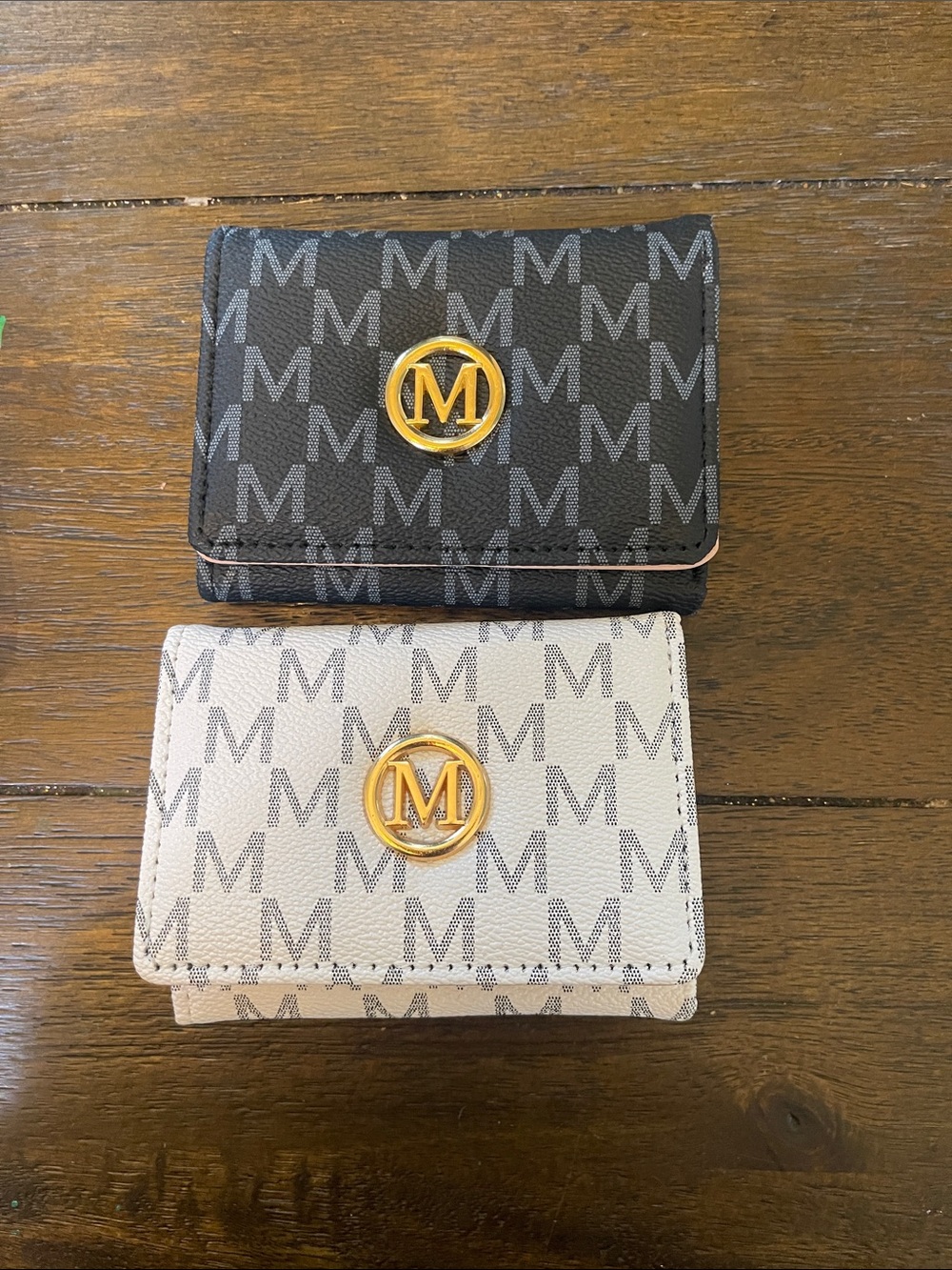 2 wallets Monogram Wallets with Gold M Logo - Black and White - Picture 2 of 5